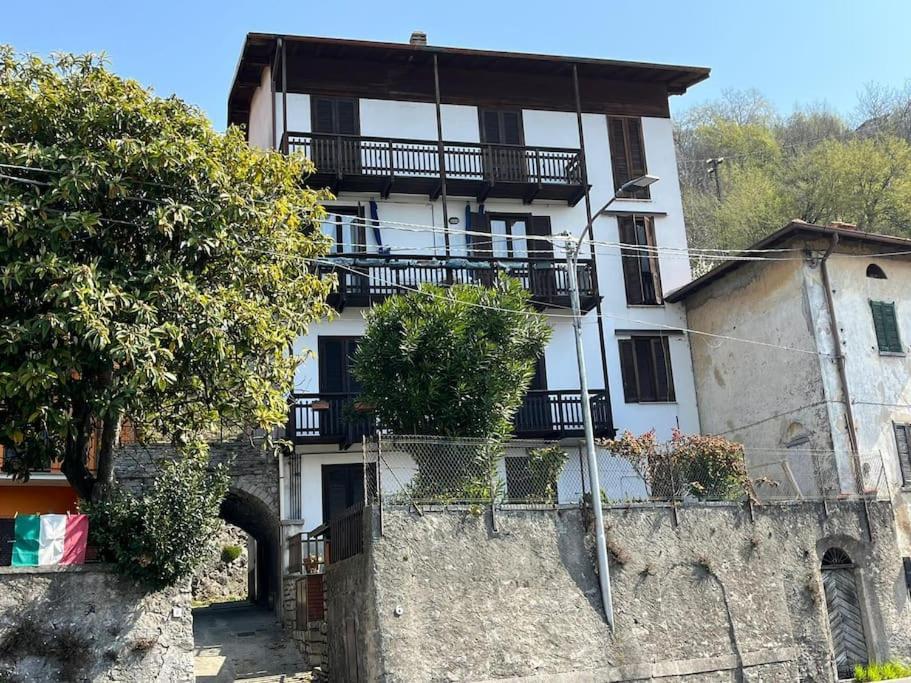 -Appartamento Il Molo- A Due Passi Del Lago Lierna Dış mekan fotoğraf